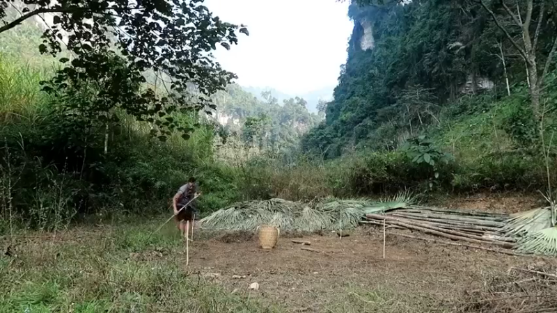 放下第一个基地：02(1)制作地基【真人我的世界-空手发展-铁器时代】.flv