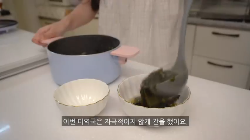 周末日常，凌晨预约19制作辣辣的火鸡炸酱面炒年糕，辛奇卷的金枪鱼紫菜包饭便当，ROSÉ火鸡面，填色本治愈，家常饭料理，家务，学习