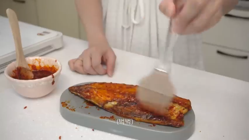 周末买完菜后制作辛拉面炒面，吃一碗凉爽的冷面的日常，家常便饭，厨房用品购物开箱，希腊桃子，麻辣烫，蘑菇饭，腌酸黄瓜 万物不离真香，你要试试吗 (18)