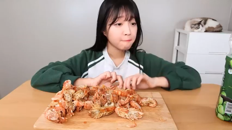 小姐姐速食面挑战(202)