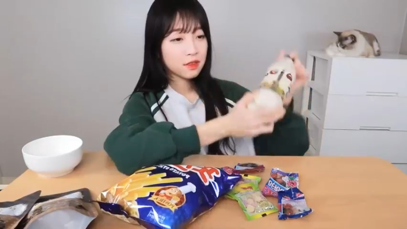 小姐姐速食面挑战(213)