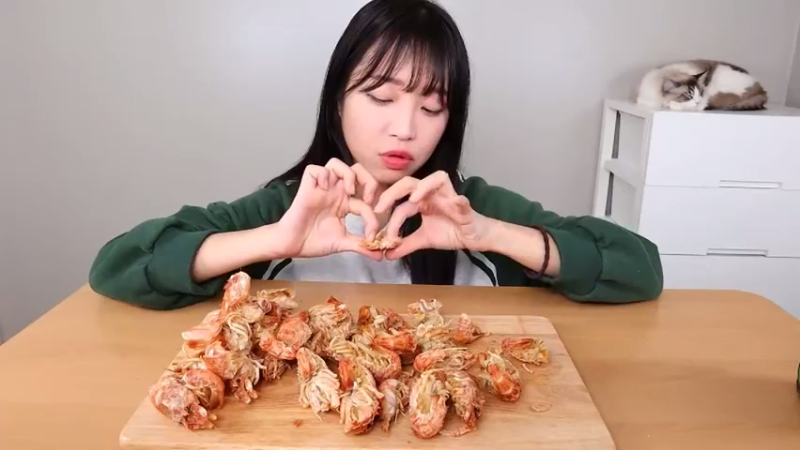 小姐姐速食面挑战(122)