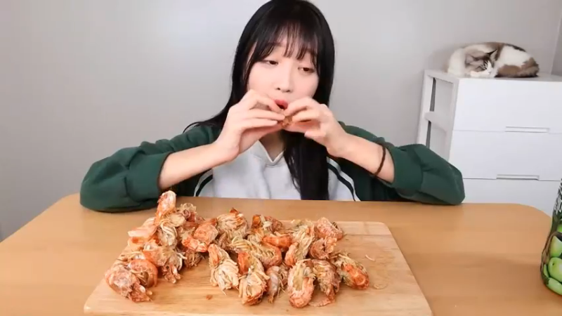 小姐姐速食面挑战(121)
