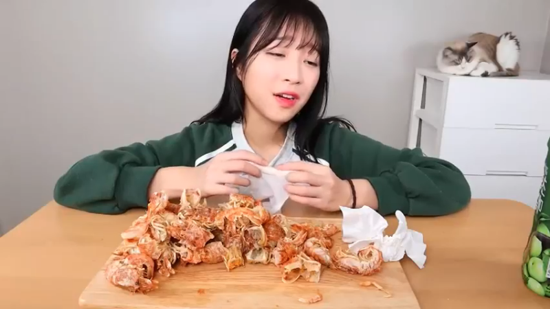 小姐姐速食面挑战(208)