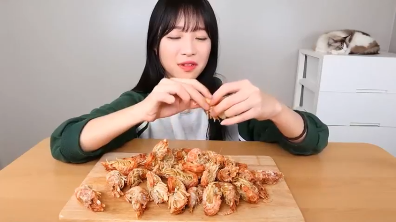 小姐姐速食面挑战(115)
