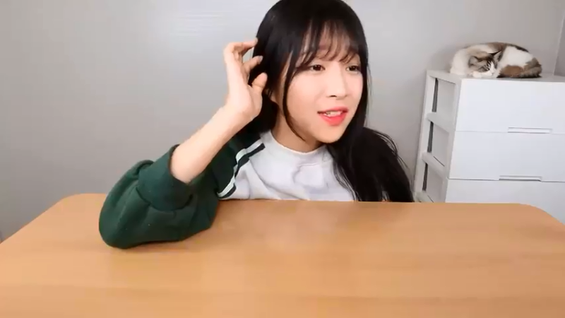 小姐姐速食面挑战(112)
