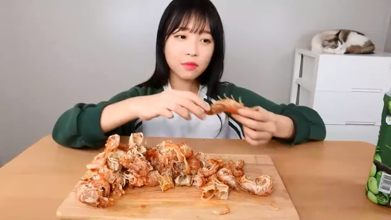 小姐姐速食面挑战(205)