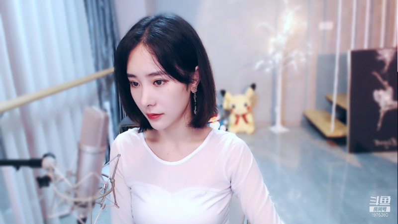 我在斗鱼看沫沫同学丶直播舞蹈