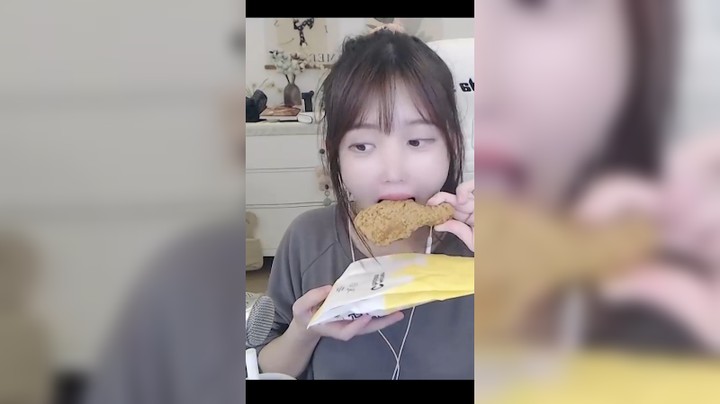 这世界上真的有人能抵抗住炸鸡汉堡可乐的诱惑吗