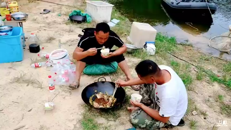 【2021-09-07 10点场】洪湖小肖：怼坑！十点半上线