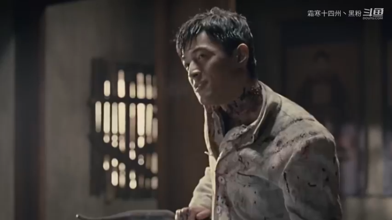 “我就站在你面前，你看我几分像从前”