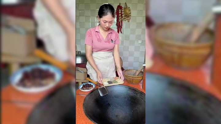 美女做美食，看起来真美味，有这样老婆真好