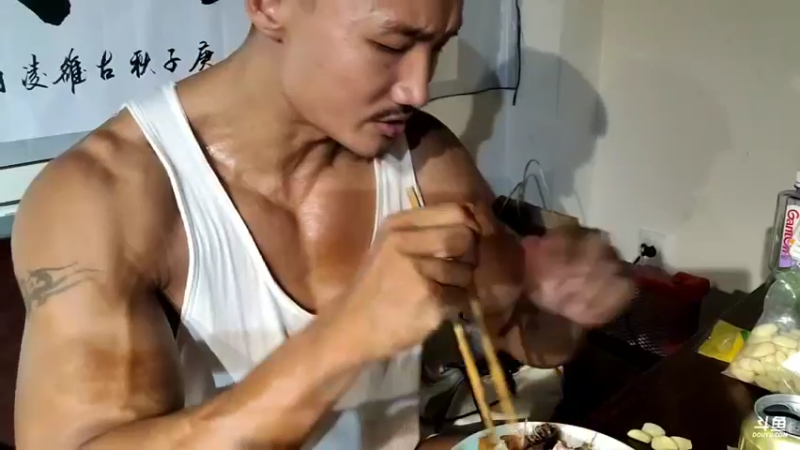 【2021-09-09 00点场】黑人毅：我最爱练背啦