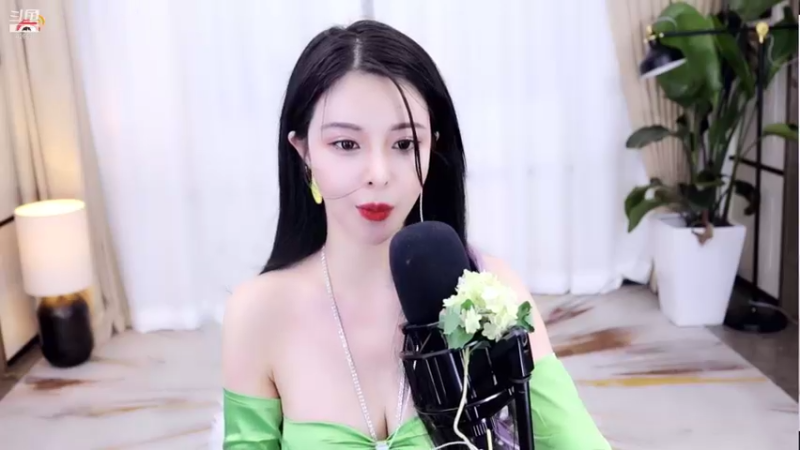 【2021-09-08 22点场】苏恩Olivia：苏恩：挑战九月满勤第三天 晚上好呀呀啊呀