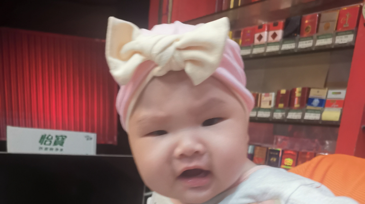 带娃打游戏。