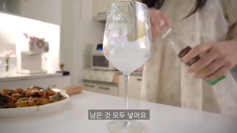 美食餐餐V急忙买菜，制作金枪鱼蛋黄酱油豆腐寿司，青阳辣椒拌面，制作炸茄子，
