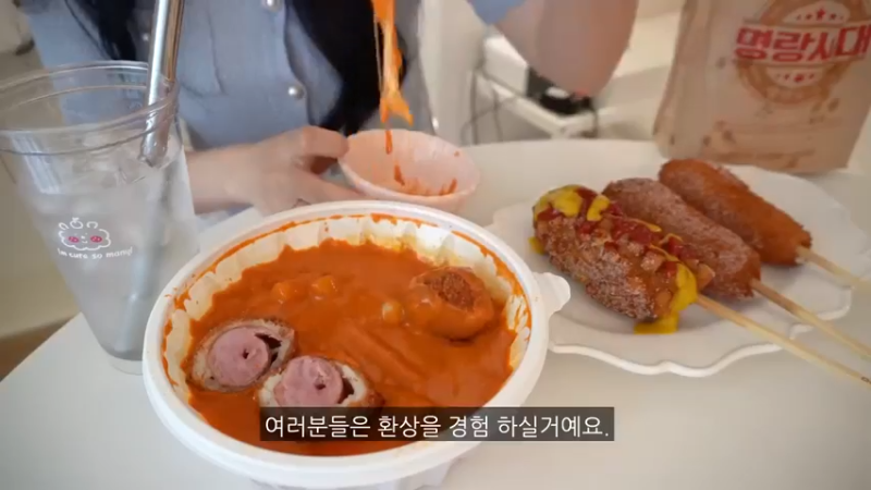 美食餐餐 V☀️ 制作炸鸡紫菜包饭便当，自家的日常，热狗，ROSÉ炒年糕，和男朋友一起逛咖啡厅，豆腐针，卷心菜煎饼，辛奇汤  @宅女 @料理 流水账，你今天吃了
