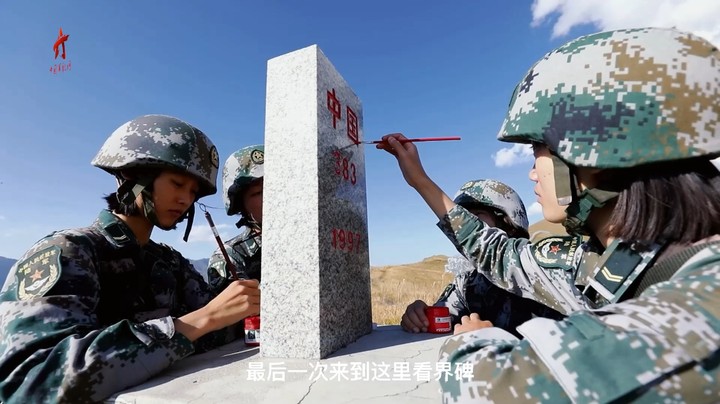 【第一军视】退役前的最后一次巡逻 边防女兵的话让人泪目！