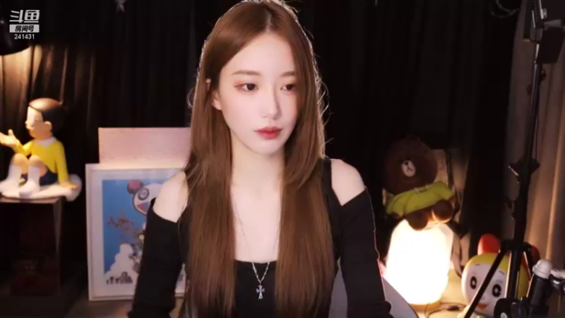 【2021-09-11 21点场】小苏菲：斗鱼鱼花的直播间