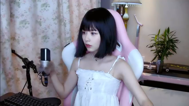 【2021-09-12 10点场】传情小小：送飞机有机会获得英雄级