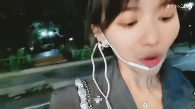 胡嘉一直播_音乐直播_斗鱼直播5