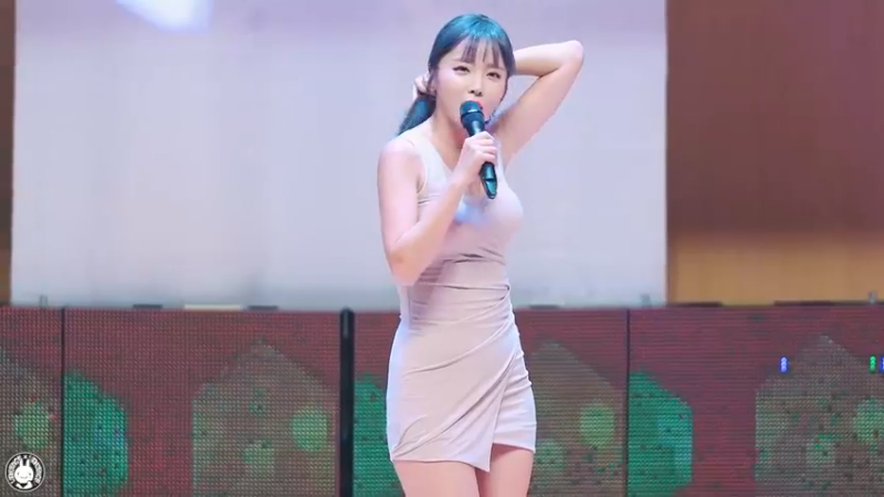 2.洪真英__高画质_直拍_《ring_ring》180818_Hong_JinYoung_横版.mkv