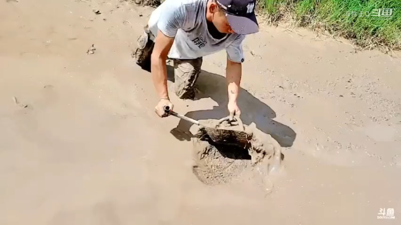 洪湖小肖直播_户外直播_斗鱼直播36