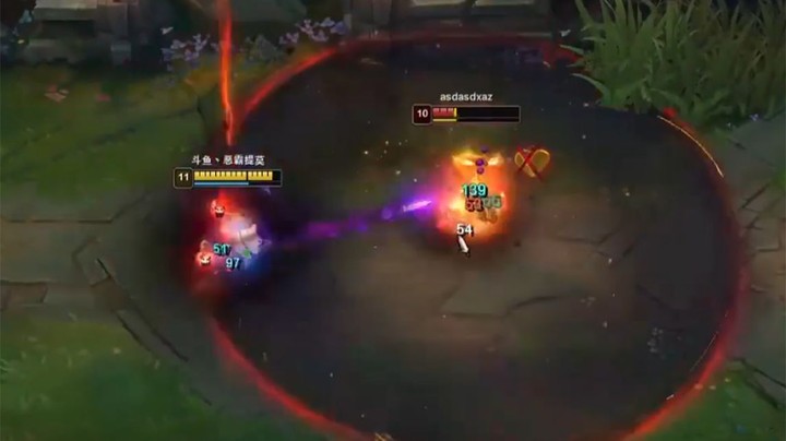 【恶霸提莫】提莫玩家现在遇到的最大的困境就是对面喜欢疯狂抓我们而队友不喜欢帮我们，然后就要我自己一个人站出来