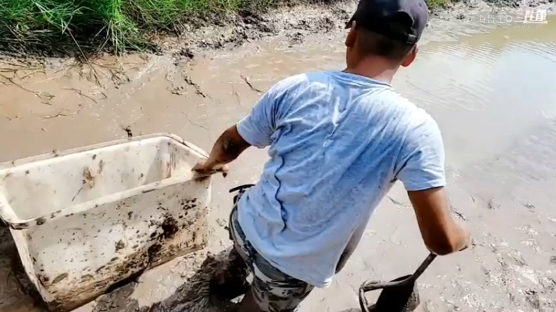 洪湖小肖直播_户外直播_斗鱼直播23