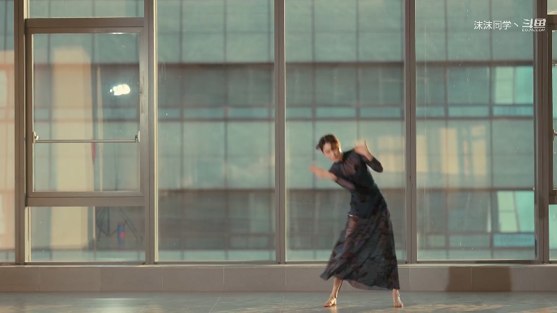 我在斗鱼看沫沫同学丶直播舞蹈