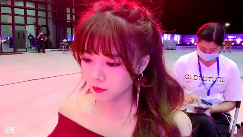 【2021-09-16 19点场】骆歆冲冲冲：骆歆：吹海风