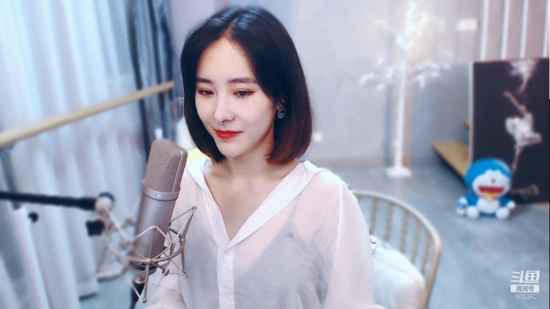 我在斗鱼看沫沫同学丶直播舞蹈