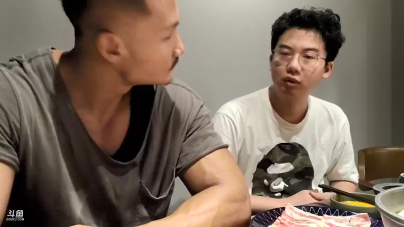 【2021-09-15 23点场】黑人毅：练腿了，谁说我不练的