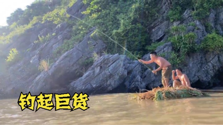 荒岛求生技术S305涨潮了，正是打造鱼钩 钓大鱼的时候，感谢大鱼@呸感谢道具组吧 【黄金搭档s3】