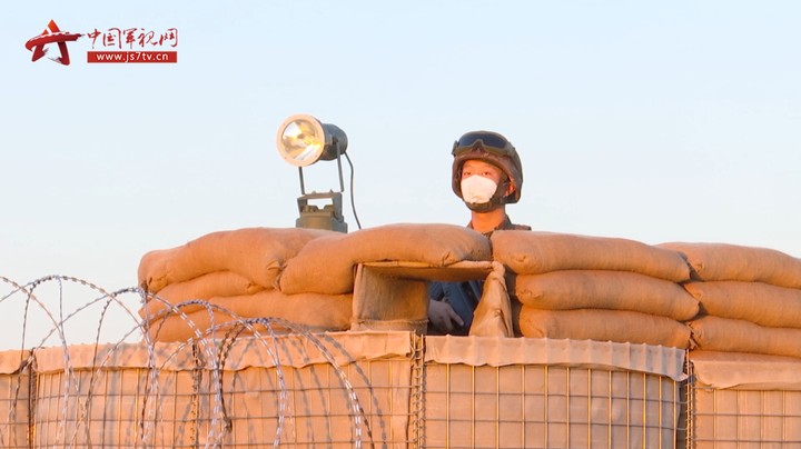 军视Vlog｜记者带你打卡东古兹靶场“中国营”