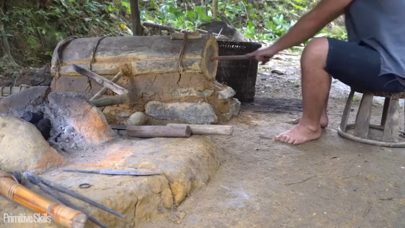 二基地62天打造工具钳子及水果刀8《如果你一无所有 进入单人我的世界，自由荒野 离网乐园 全手工制作耕种 》