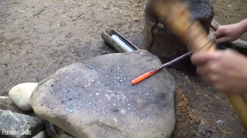 二基地62天打造工具钳子及水果刀4《如果你一无所有 进入单人我的世界，自由荒野 离网乐园 全手工制作耕种 》