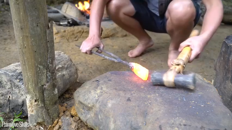 二基地62天打造工具钳子及水果刀6《如果你一无所有 进入单人我的世界，自由荒野 离网乐园 全手工制作耕种 》