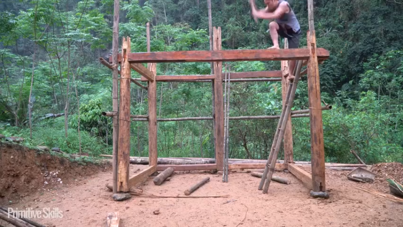 B基地的第70天新屋的框架27《如果你一无所有 进入单人我的世界，自由荒野 离网乐园 全手工制作耕种 快乐野外生活》