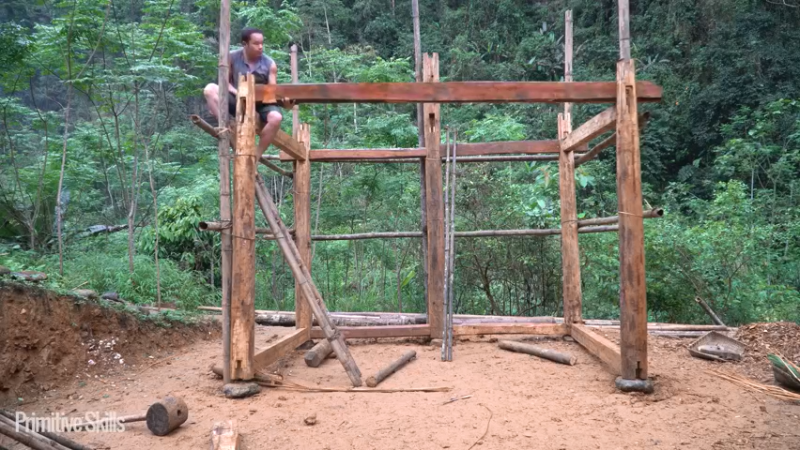 B基地的第70天新屋的框架26《如果你一无所有 进入单人我的世界，自由荒野 离网乐园 全手工制作耕种 快乐野外生活》