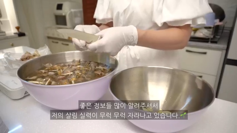 制作辛辣的辛奇乌冬面和紫菜包饭，火鸡旋风蛋包饭，辣椒酱，豆腐意大利面，剥蒜皮的方法，超市买菜，蜂蜜地瓜，蛤蜊意大利面 (6)