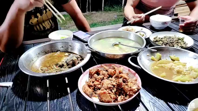 【2021-09-19 19点场】洪湖小肖：富婆豪宅建设中......