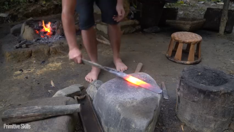 B基地的第69制作木匠工具木刨4《如果你一无所有 进入单人我的世界，自由荒野 离网乐园 全手工制作耕种 快乐野外生活》