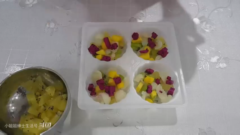 大家中秋快乐 教你做  水晶水果_燕菜果冻月饼_第(3)集