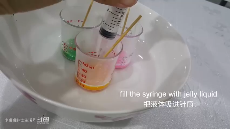 大家中秋快乐 教你用针筒做_3D果冻花 燕菜果冻月饼 (3)
