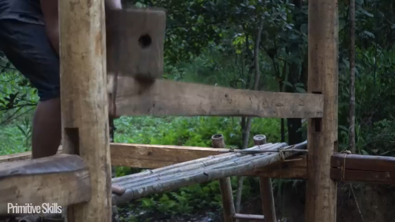 B基地的第70天新屋的框架29《如果你一无所有 进入单人我的世界，自由荒野 离网乐园 全手工制作耕种 快乐野外生活》