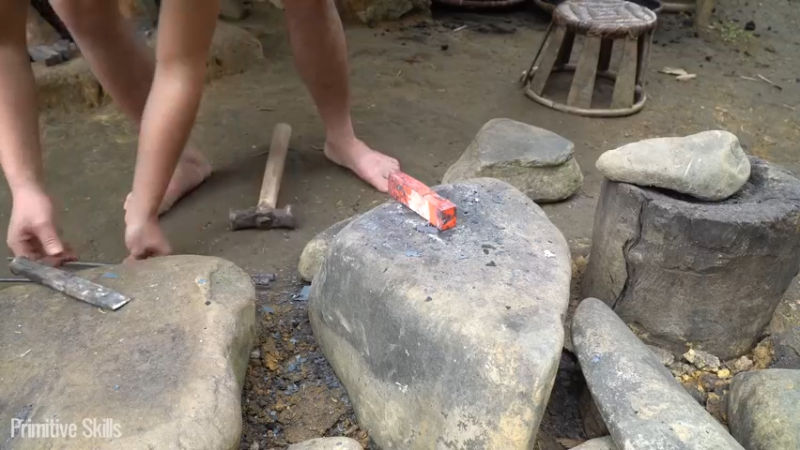 二基地第66天锻造新斧头伐木2《如果你一无所有 进入单人我的世界，自由荒野 离网乐园 全手工制作耕种 快乐野外生活 》