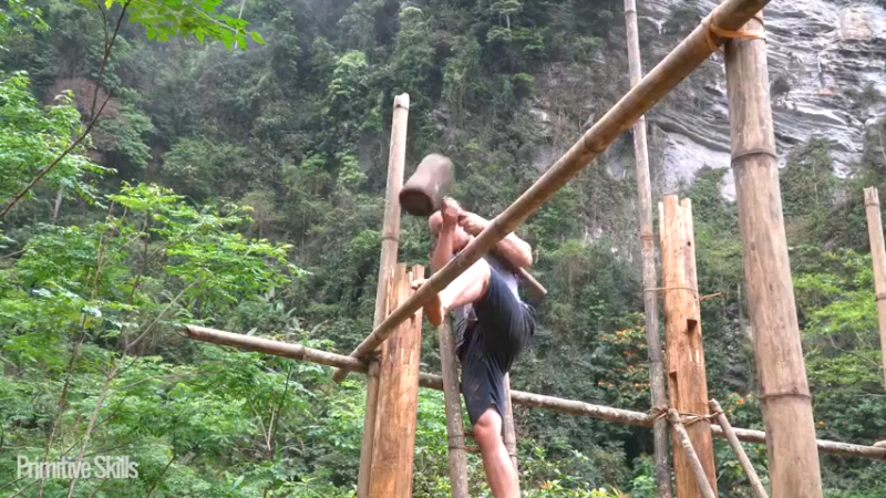 B基地的第70天新屋的框架24《如果你一无所有 进入单人我的世界，自由荒野 离网乐园 全手工制作耕种 快乐野外生活》