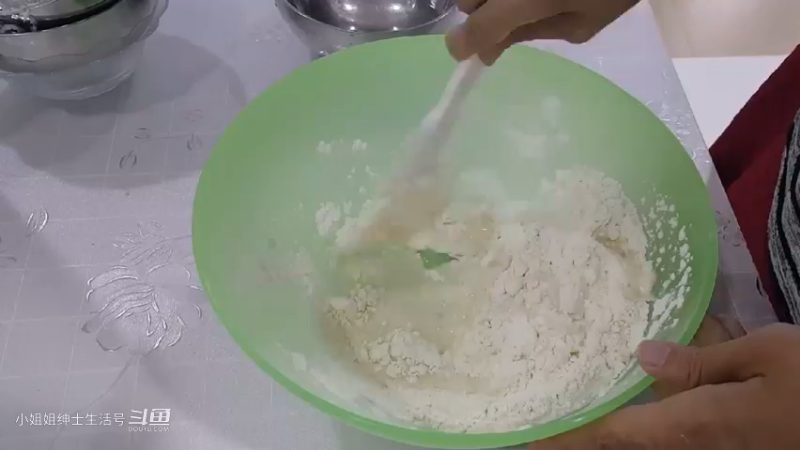 大家中秋快乐 教你做 梦幻彩虹酥皮月饼步骤之(4)你学会了吗