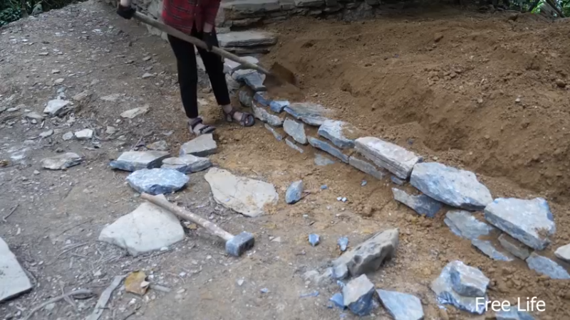 女生野外觅桃源W10吃？建厨房5（妹子独自深入荒野隐居,建设世外桃源）